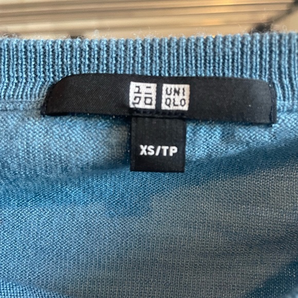 Uniqlo xs - Picture 2 of 2
